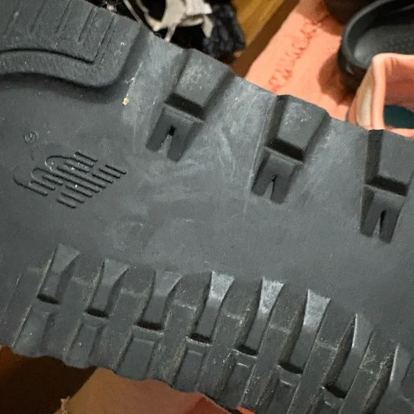 New‎ Balance Women's Shoes in Peach and Black - Picture 4 of 4